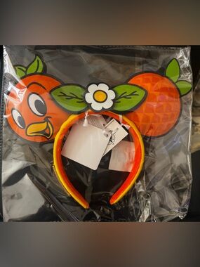EPCOT International Flower & Garden Fest 2025- Loungefly - NWT - Orange Bird